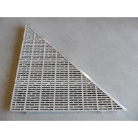 Right Triangle Corner Aluminum-Thruflow Beige