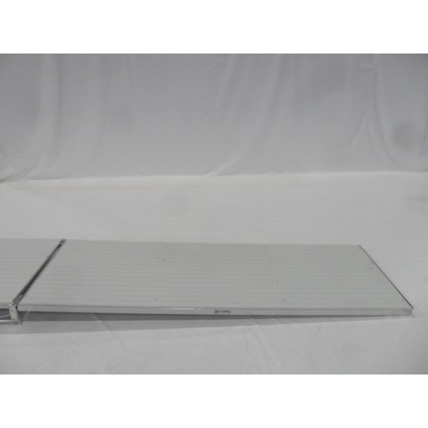 4'X12' Ramp Aluminum-White With Hinge